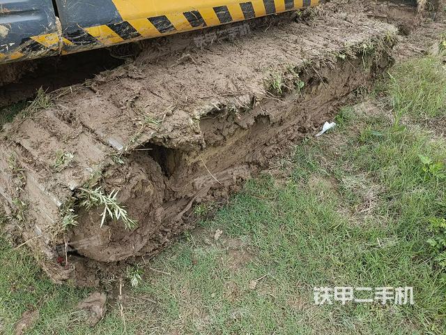 單側(cè)履帶整體（整機(jī)外觀）