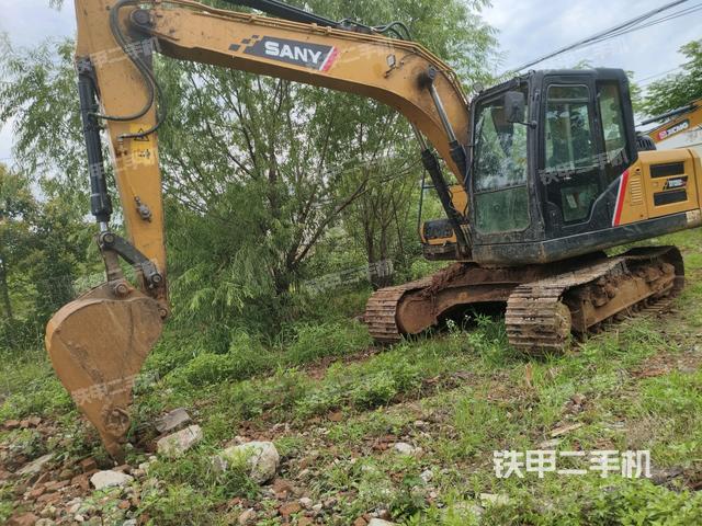 三一重工SY135C挖掘機(jī)