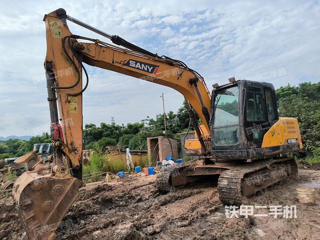 三一重工SY135C挖掘機(jī)
