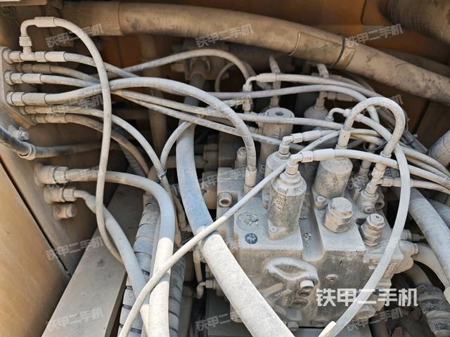 駕駛室頂部俯視(上車部件) 駕駛室頂部俯視(上車部件)
