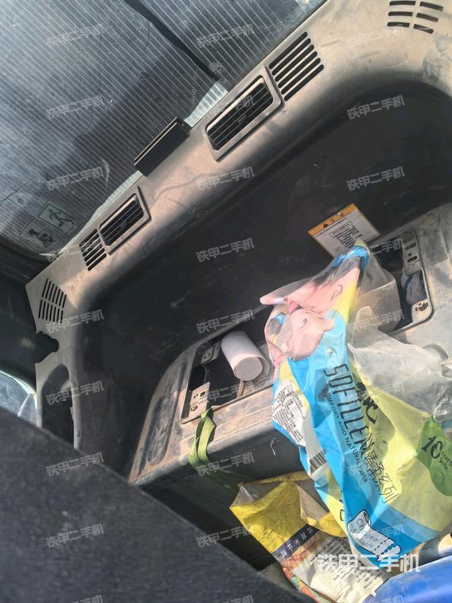 右側(cè)玻璃角標(biāo)(駕駛室部分) 右側(cè)玻璃角標(biāo)(駕駛室部分)