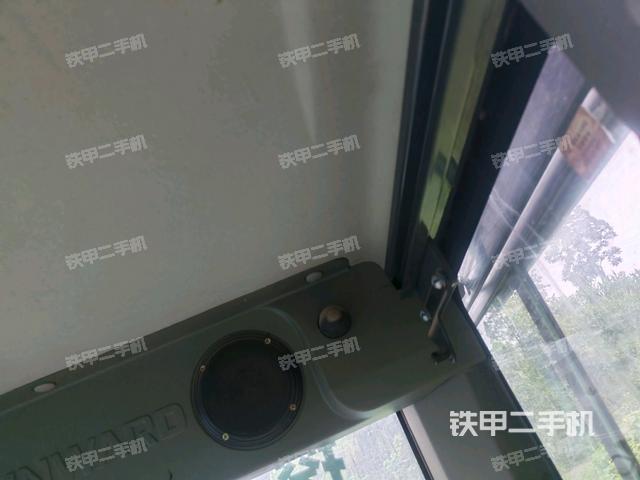 座椅后部(駕駛室部分) 座椅后部(駕駛室部分)