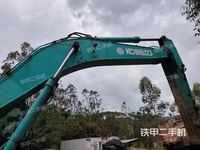 大臂根部?斜視(工作和回轉(zhuǎn)裝置) 大臂根部?斜視(工作和回轉(zhuǎn)裝置)