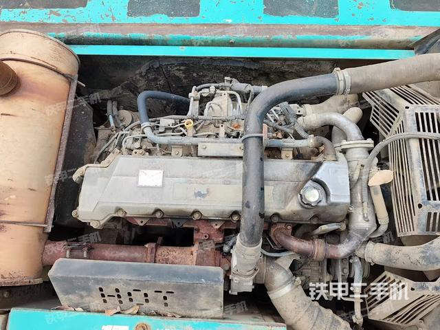 氣門室蓋螺絲特寫(上車部件) 氣門室蓋螺絲特寫(上車部件)