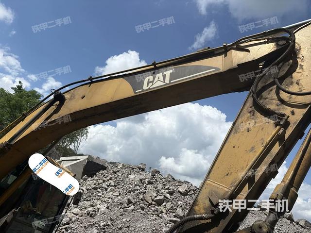 大臂油缸整體?豎拍(工作和回轉(zhuǎn)裝置) 大臂油缸整體?豎拍(工作和回轉(zhuǎn)裝置)