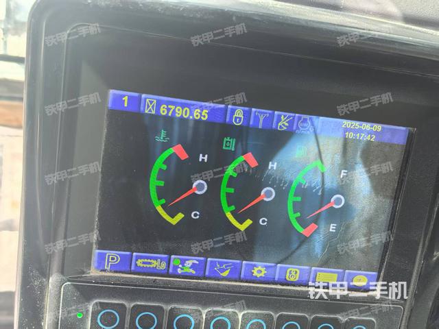 駕駛室整體(整機外觀) 駕駛室整體(整機外觀)