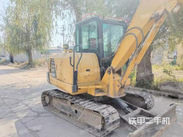 驾驶室整体(整机外观) 驾驶室整体(整机外观)