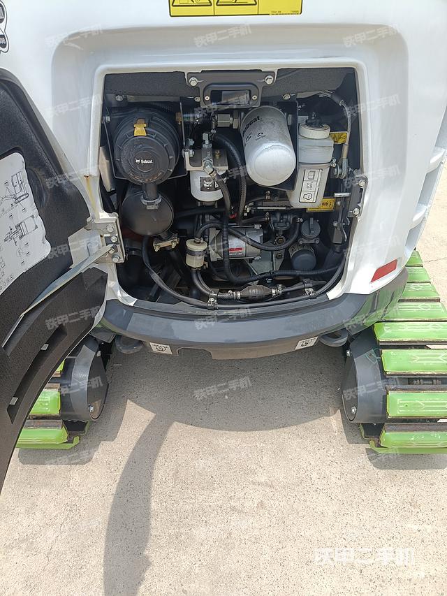 发动机整体俯视（整机外观）