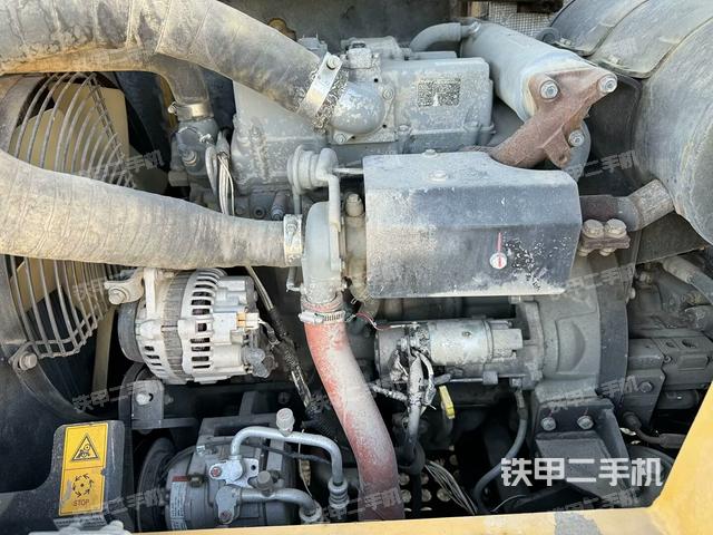 發(fā)動機整體俯視(整機外觀) 發(fā)動機整體俯視(整機外觀)