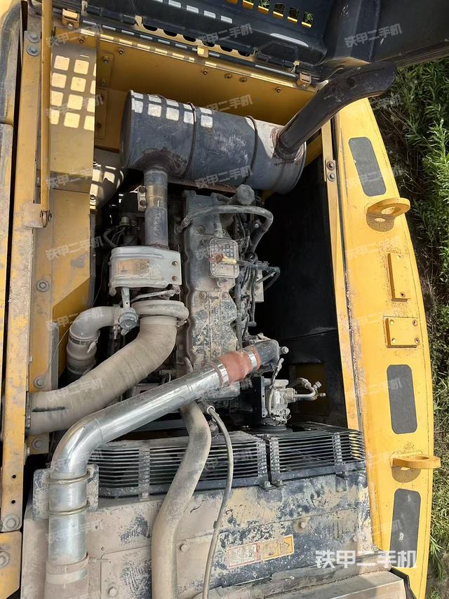 发动机整体俯视(整机外观) 发动机整体俯视(整机外观)