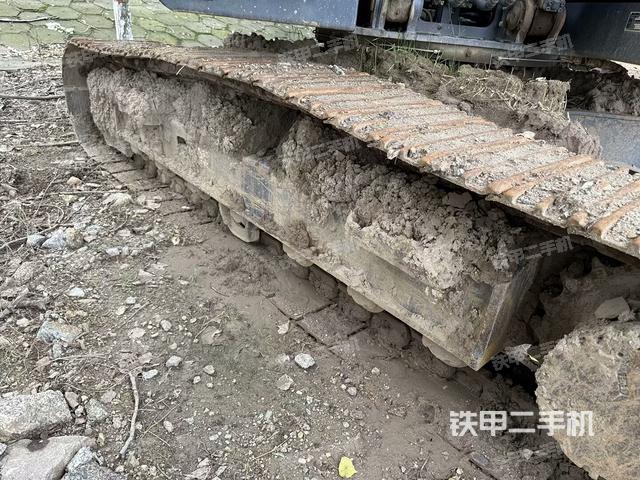 左側(cè)履帶整體?(行走機(jī)構(gòu)) 左側(cè)履帶整體?(行走機(jī)構(gòu))