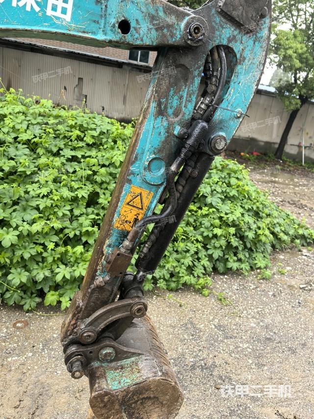 小臂整體左后(工作和回轉(zhuǎn)裝置) 小臂整體左后(工作和回轉(zhuǎn)裝置)