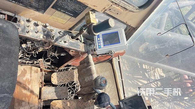 驾驶室操作台（设备外观及核心部件）