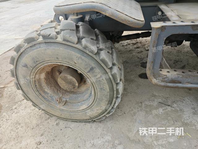 左驱动轮(行走机构) 左驱动轮(行走机构)