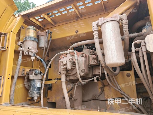 散熱器正面(大件艙室) 散熱器正面(大件艙室)