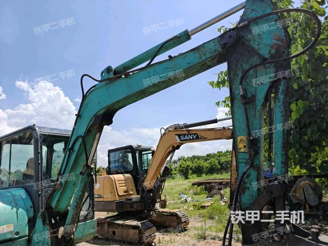 大臂整體?右側(cè)(工作和回轉(zhuǎn)裝置) 大臂整體?右側(cè)(工作和回轉(zhuǎn)裝置)