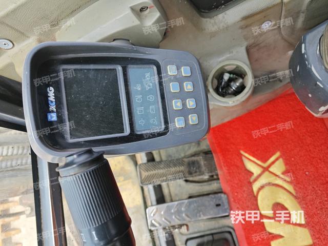 显示屏 (驾驶室部分) 显示屏 (驾驶室部分)