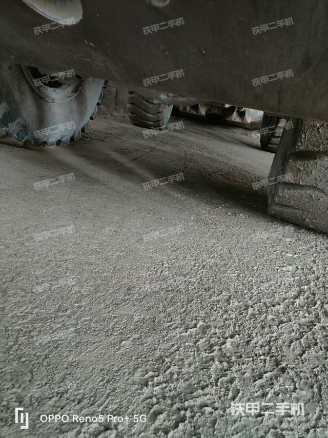 工作裝置整體(整機(jī)外觀及大件) 工作裝置整體(整機(jī)外觀及大件)