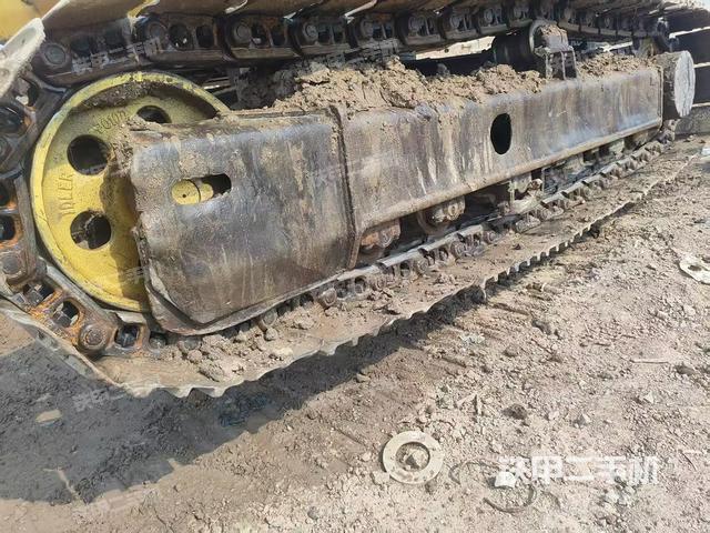 单侧履带整体(整机外观) 单侧履带整体(整机外观)