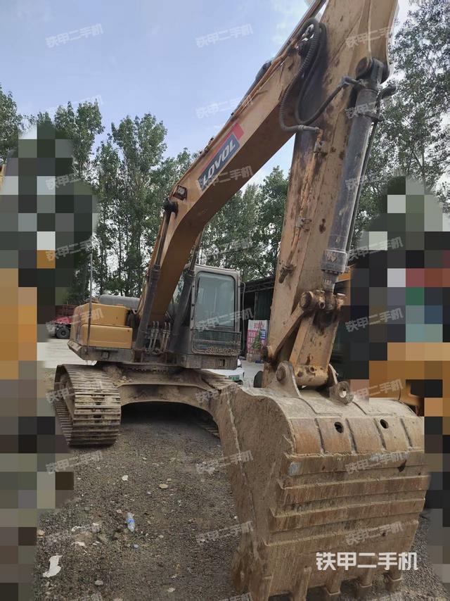 雷沃重工FR220E挖掘機