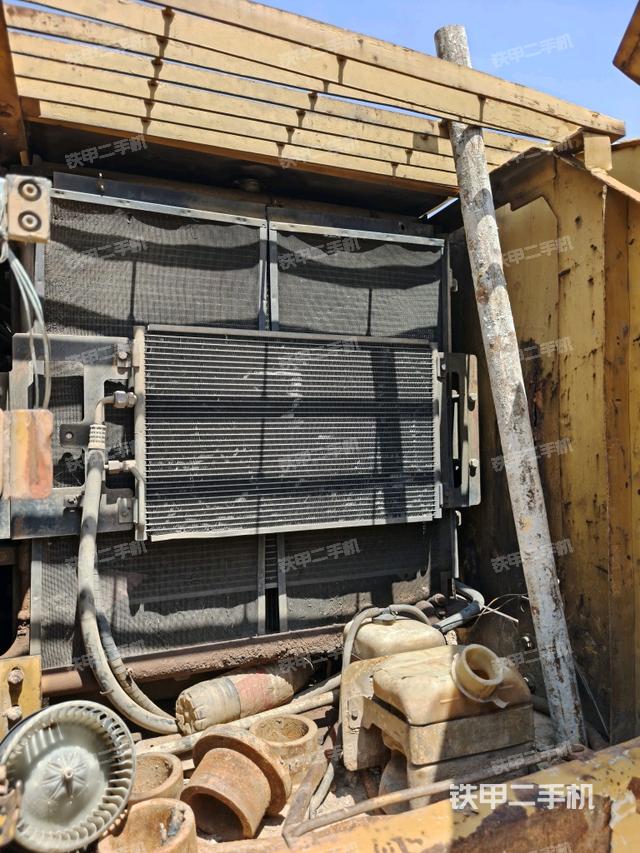 散熱器正面(大件艙室) 散熱器正面(大件艙室)
