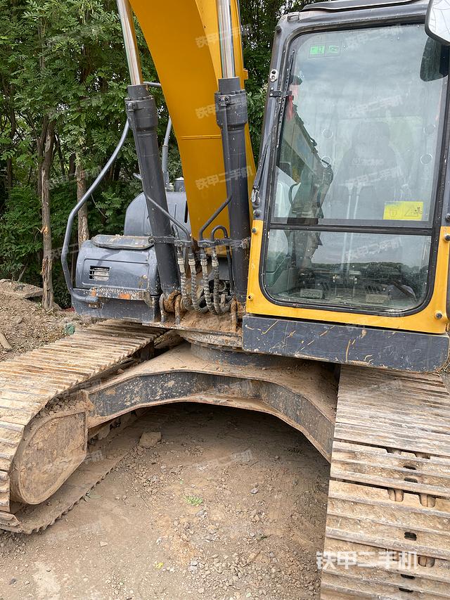 驾驶室整体（整机外观）