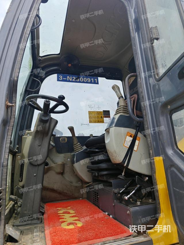 驾驶室正侧(驾驶室部分)  驾驶室正侧(驾驶室部分)