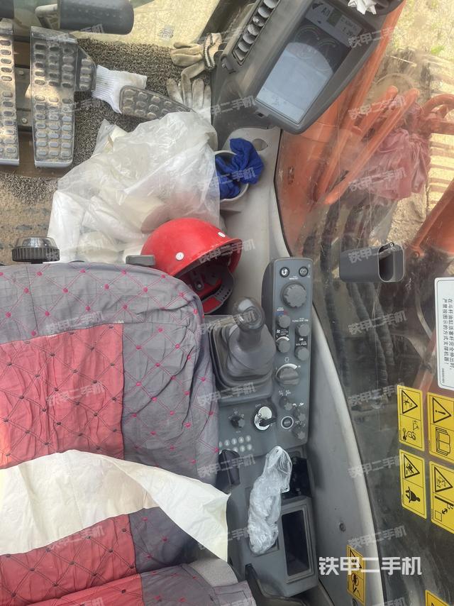 驾驶室整体（整机外观）