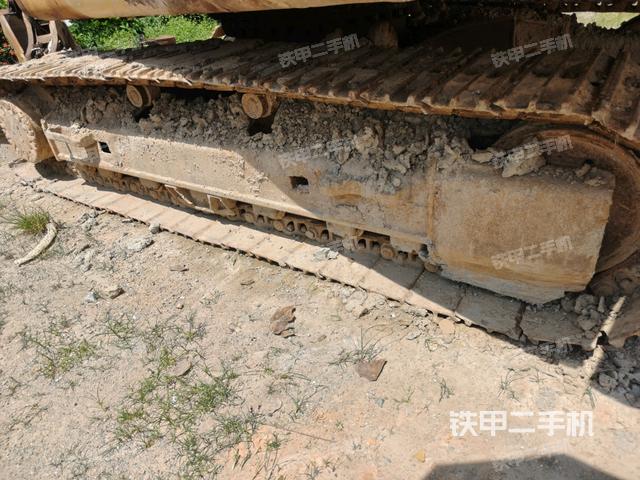 右側(cè)履帶整體(行走機(jī)構(gòu)) 右側(cè)履帶整體(行走機(jī)構(gòu))