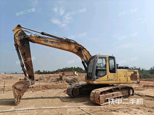 徐工XE215D挖掘機