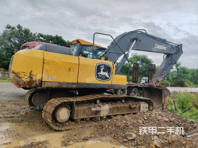 左后45(整機(jī)外觀) 左后45(整機(jī)外觀)
