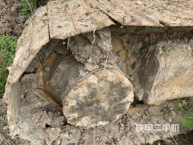 單側(cè)履帶整體（整機(jī)外觀）