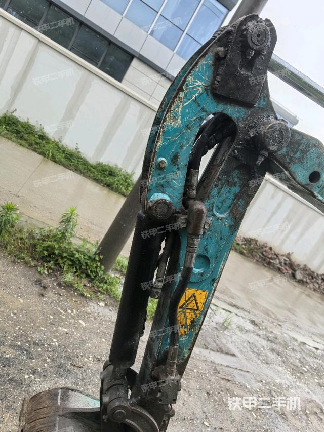 小臂整體右前(工作和回轉(zhuǎn)裝置) 小臂整體右前(工作和回轉(zhuǎn)裝置)