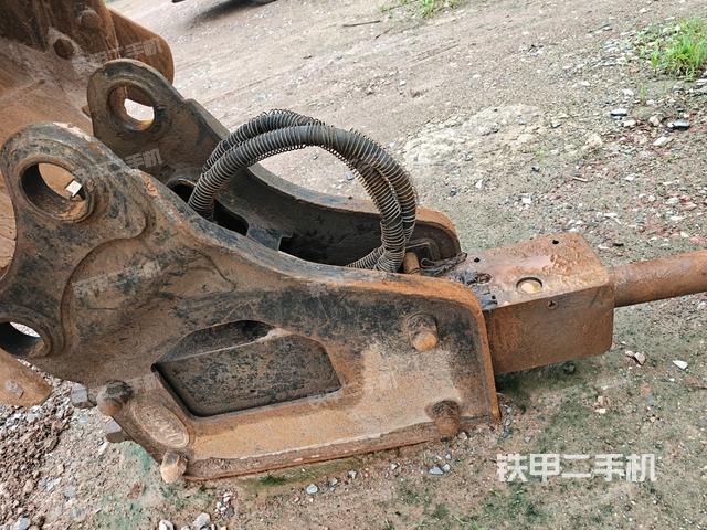 小臂整體右前(工作和回轉(zhuǎn)裝置) 小臂整體右前(工作和回轉(zhuǎn)裝置)