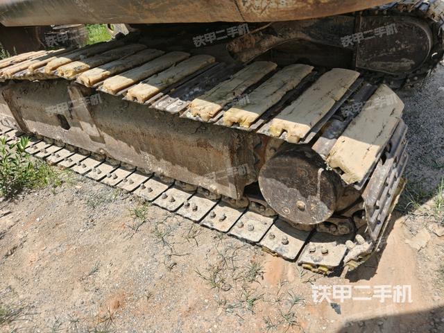 右側(cè)履帶整體?(行走機(jī)構(gòu)) 右側(cè)履帶整體?(行走機(jī)構(gòu))