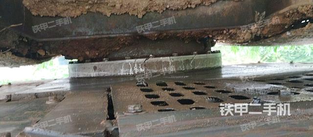 回转马达和主控阀（整机外观）