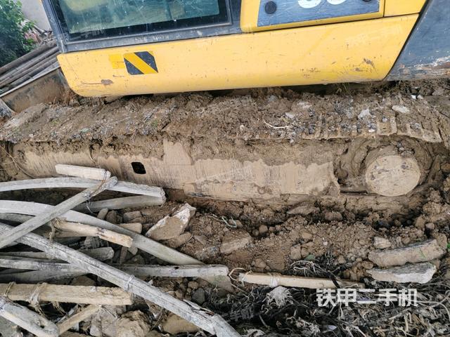 右側(cè)履帶整體?(行走機(jī)構(gòu)) 右側(cè)履帶整體?(行走機(jī)構(gòu))