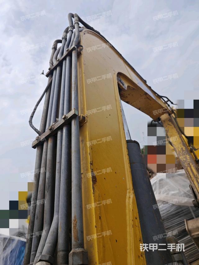 大臂背部俯视(工作和回转装置) 大臂背部俯视(工作和回转装置)