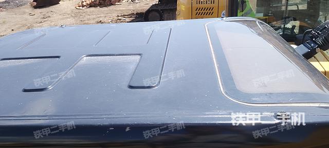 驾驶室顶部（整机外观）