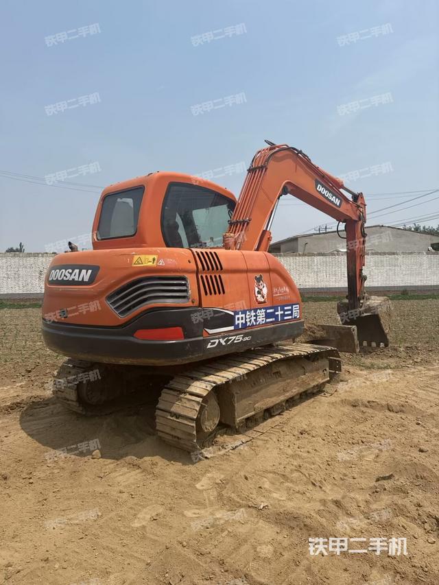 整機(jī)右后45°(整機(jī)外觀) 整機(jī)右后45°(整機(jī)外觀)