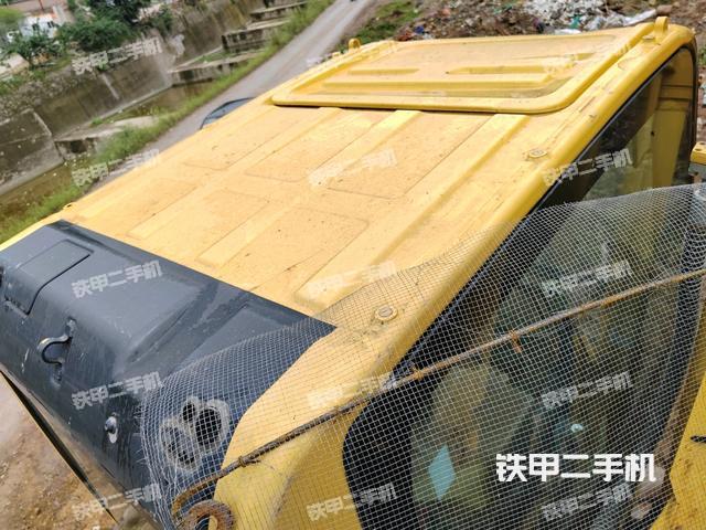 驾驶室顶部（整机外观）