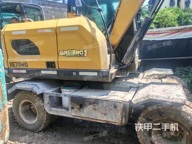 大臂整体 右侧(工作和回转装置) 大臂整体 右侧(工作和回转装置)