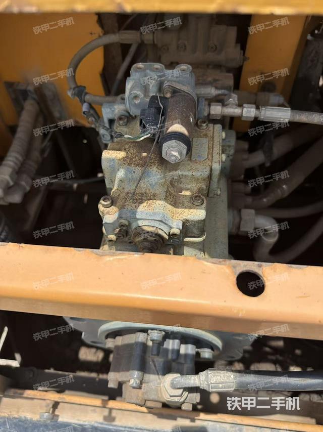 液壓泵斜45?左(大件艙室) 液壓泵斜45?左(大件艙室)