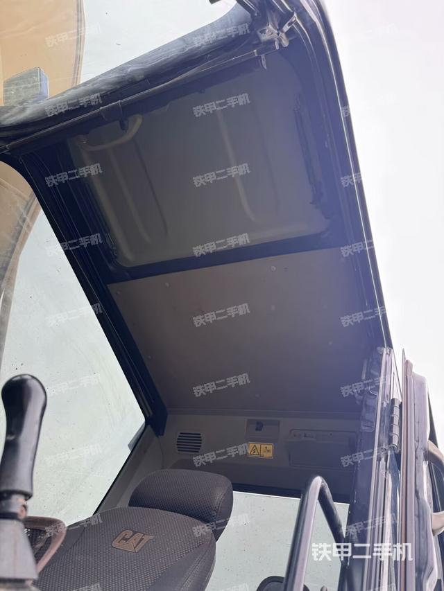 座椅后部(驾驶室部分) 座椅后部(驾驶室部分)