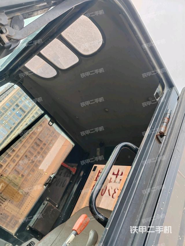 頂棚整體(駕駛室部分) 頂棚整體(駕駛室部分)