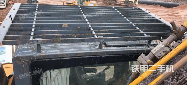 駕駛室頂部(整機外觀) 駕駛室頂部(整機外觀)