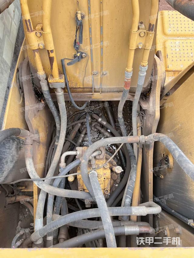 回轉(zhuǎn)馬達(dá)（上車部件）