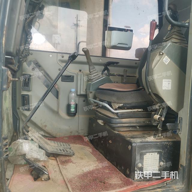 驾驶室整体（整机外观）