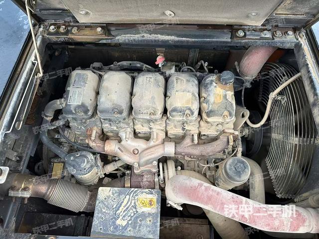 發(fā)動機(jī)整體俯視(整機(jī)外觀) 發(fā)動機(jī)整體俯視(整機(jī)外觀)