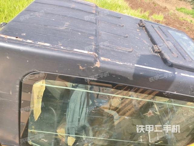 駕駛室頂部(整機外觀) 駕駛室頂部(整機外觀)